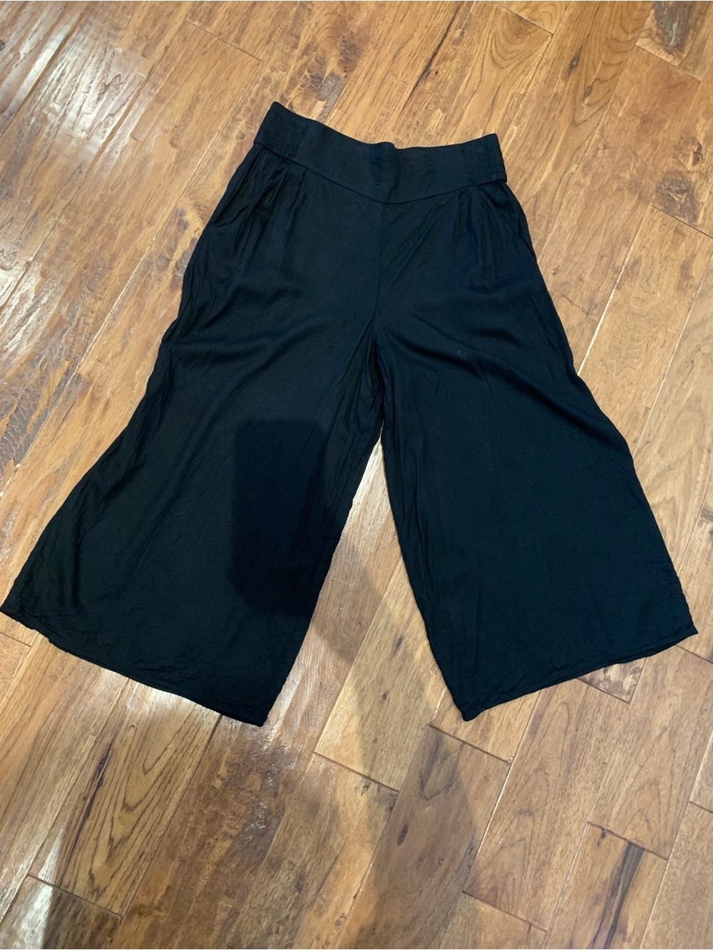 Black Wide-Leg Women’s Culotte Pants